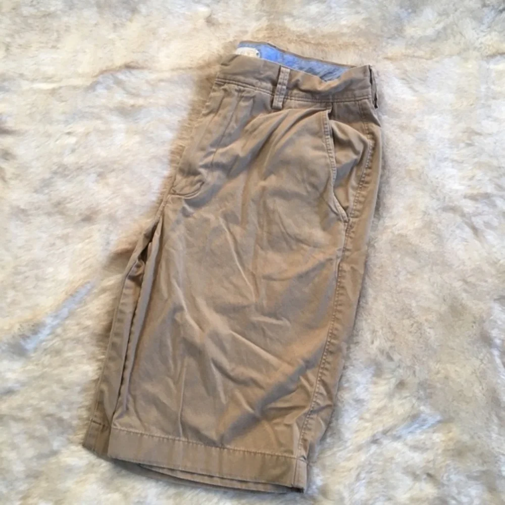 J. Crew Factory // Classic Khaki Shorts size 30 my1